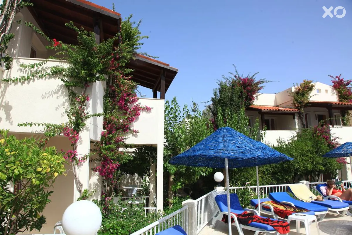 Summer Garden Suites & Beach Hotel