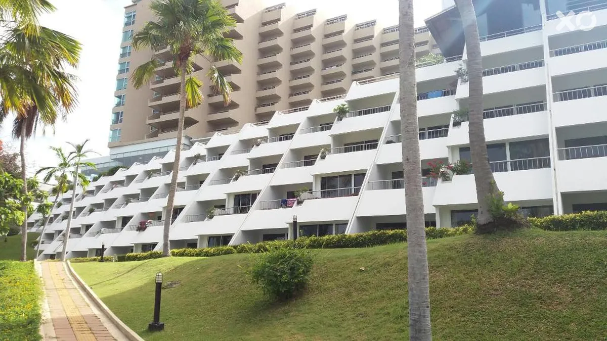 Royal Cliff Beach Terrace