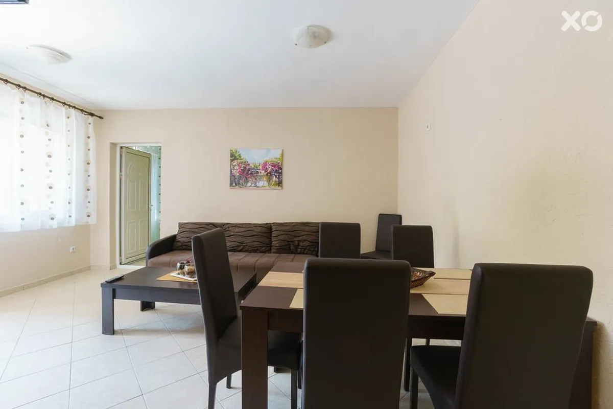Lora Apartments