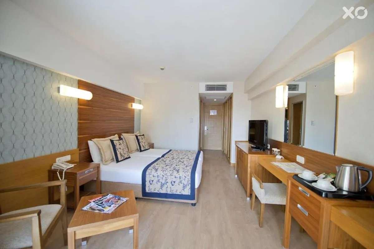 Trendy Side Beach Hotel
