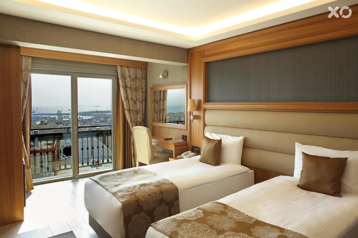 Ilkbal Deluxe Hotel
