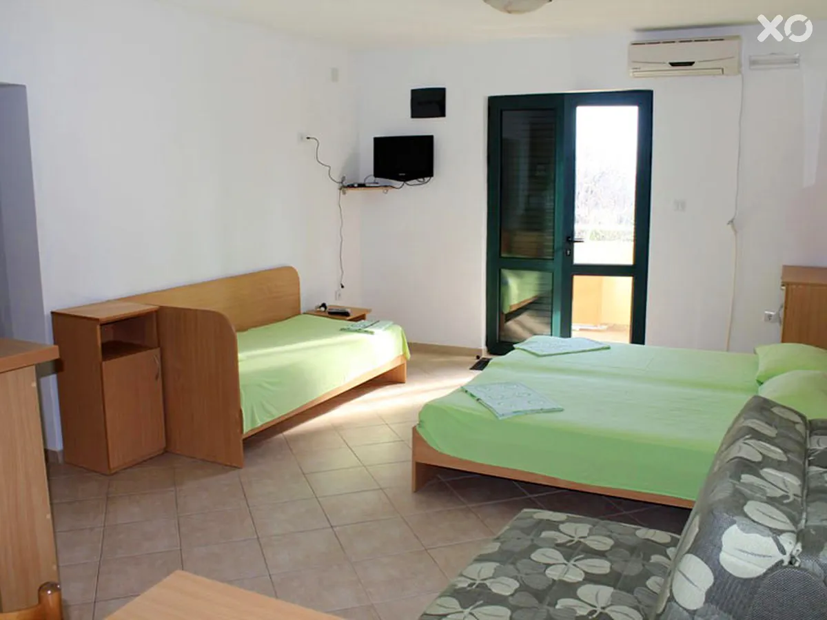 Larisa Budimic Villa