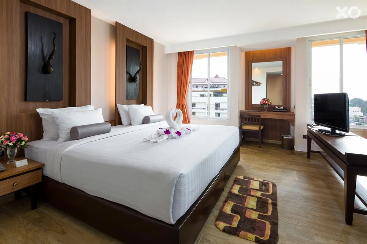 Aiyara Palace Hotel