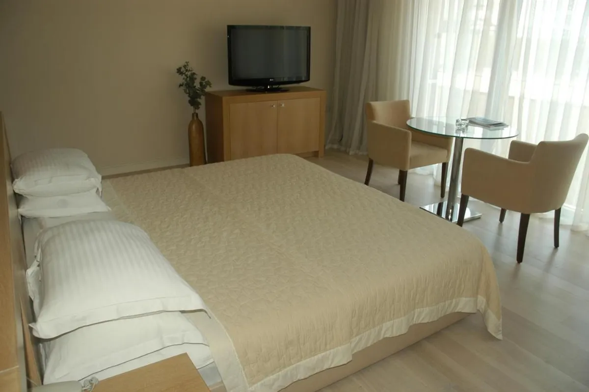 Lvzz Hotel