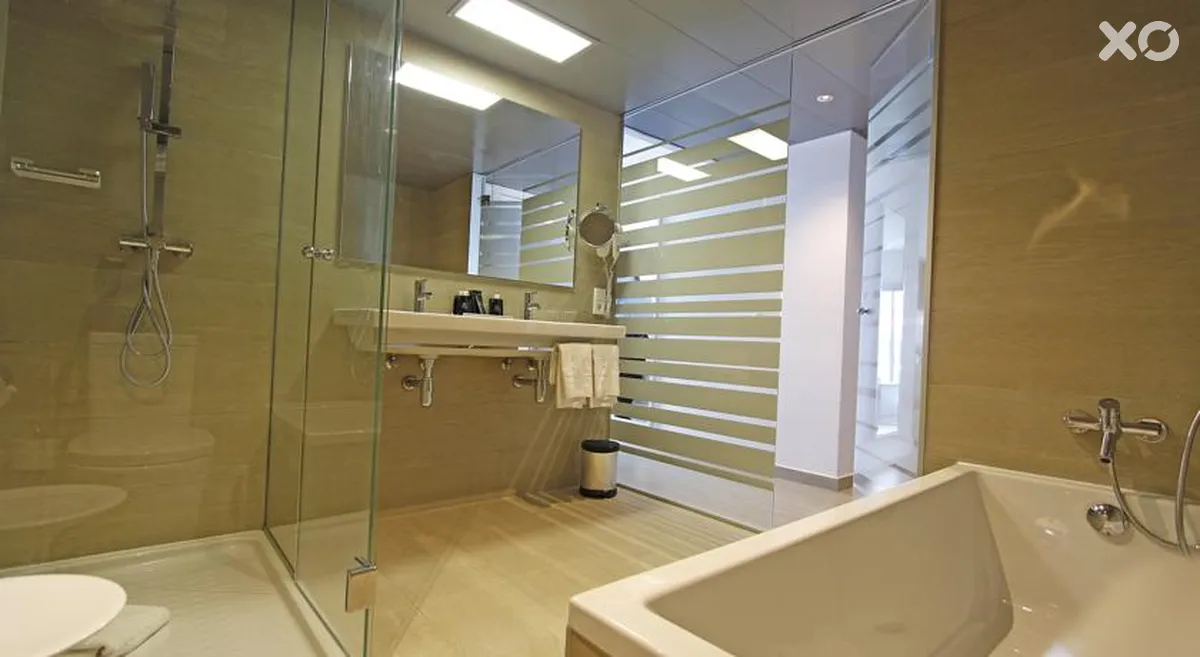 Tonga Tower Design Hotel & Suites