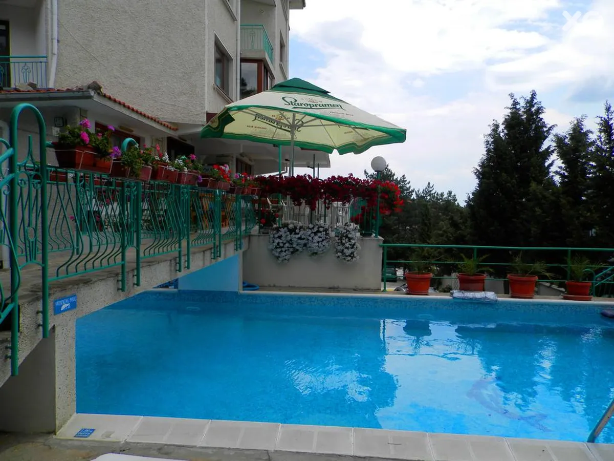 Zora Hotel