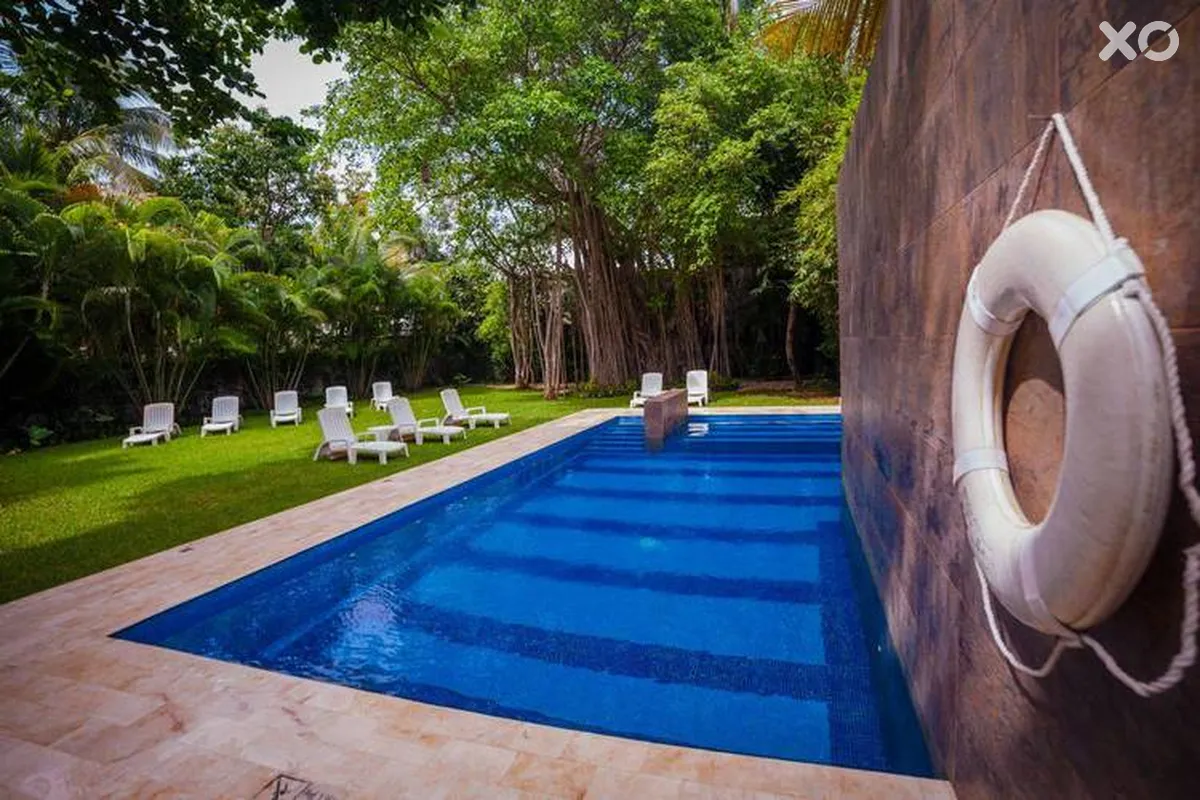Nina Hotel & Beach Club