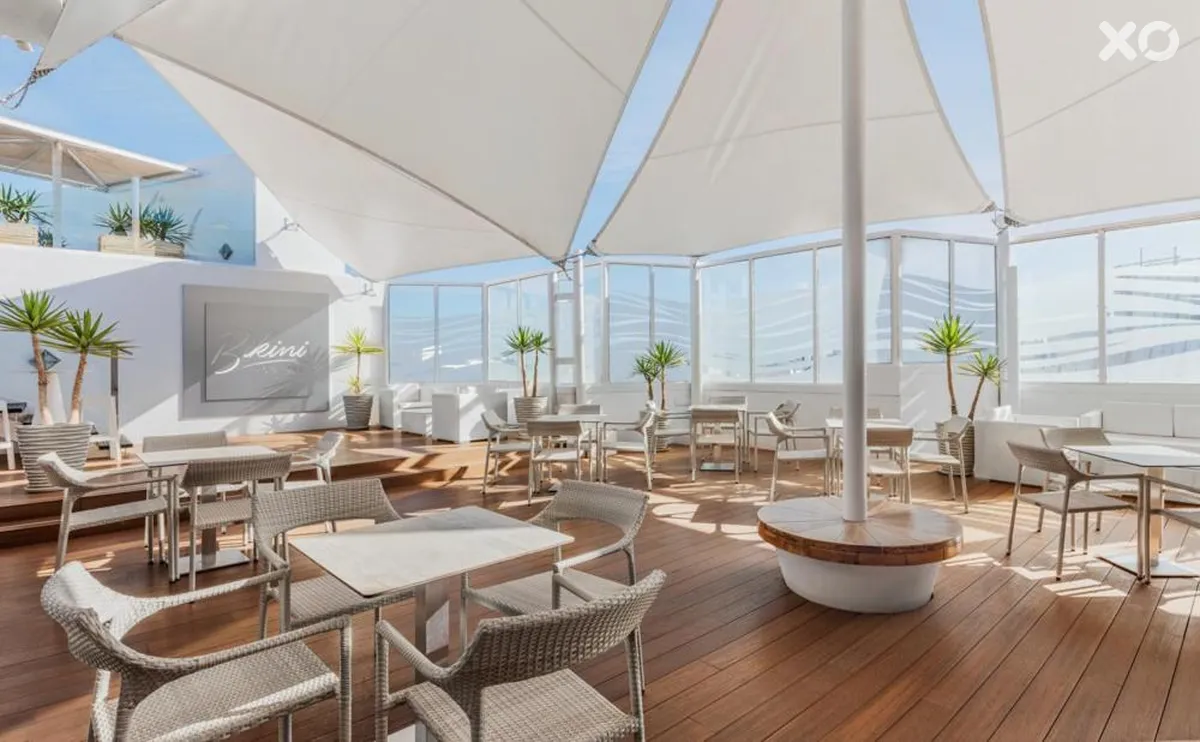 Lancelot Hotel