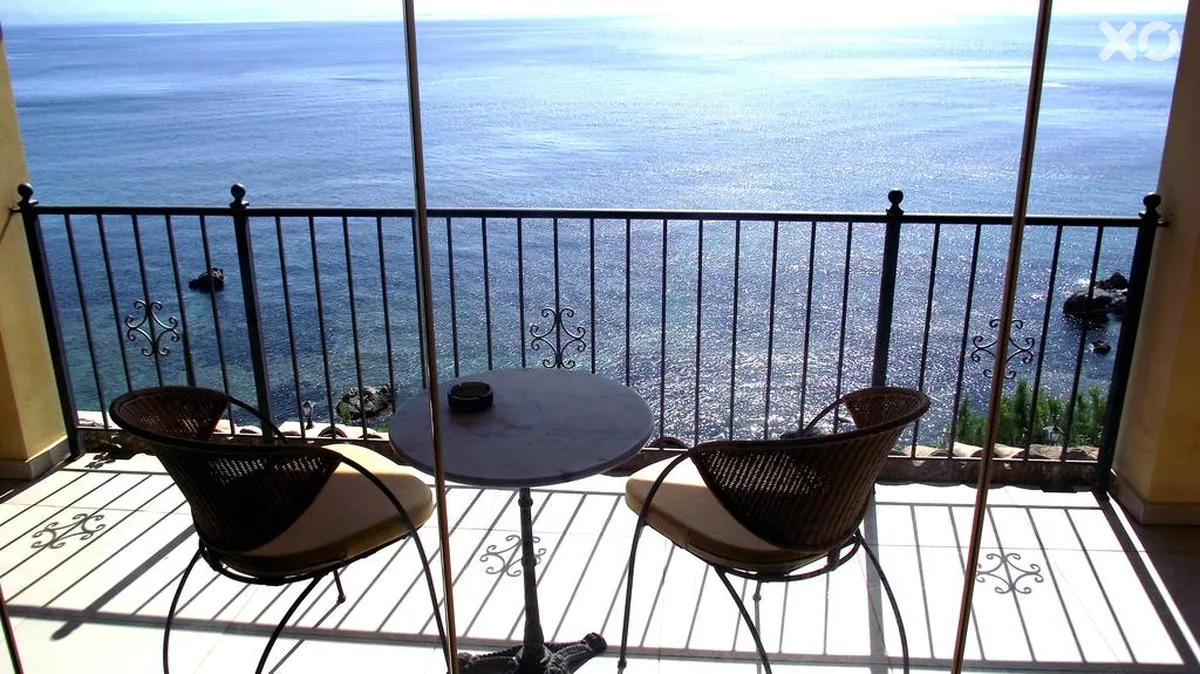 9 Muses Sea View Studios