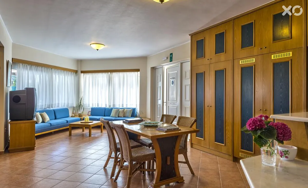 Veronica Hotel & Suites