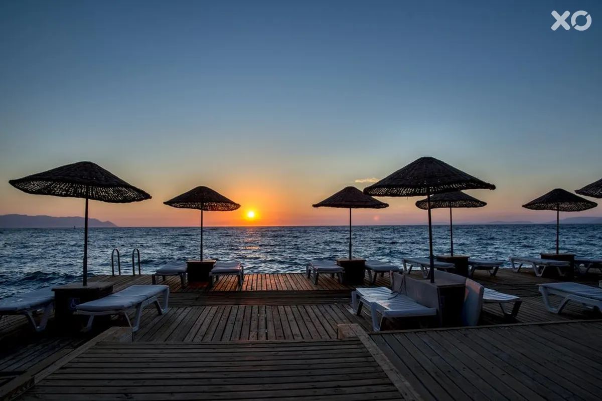 Charisma De Luxe Hotel