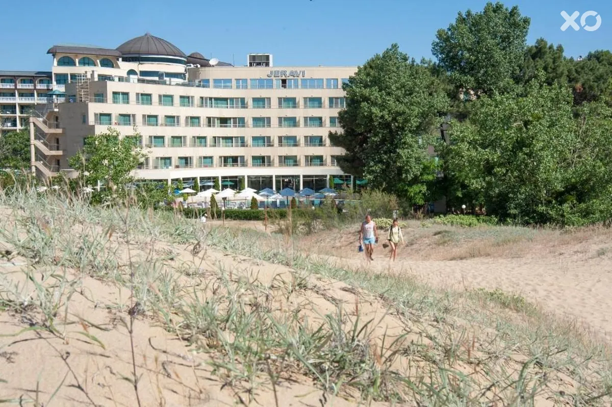Jeravi Hotel