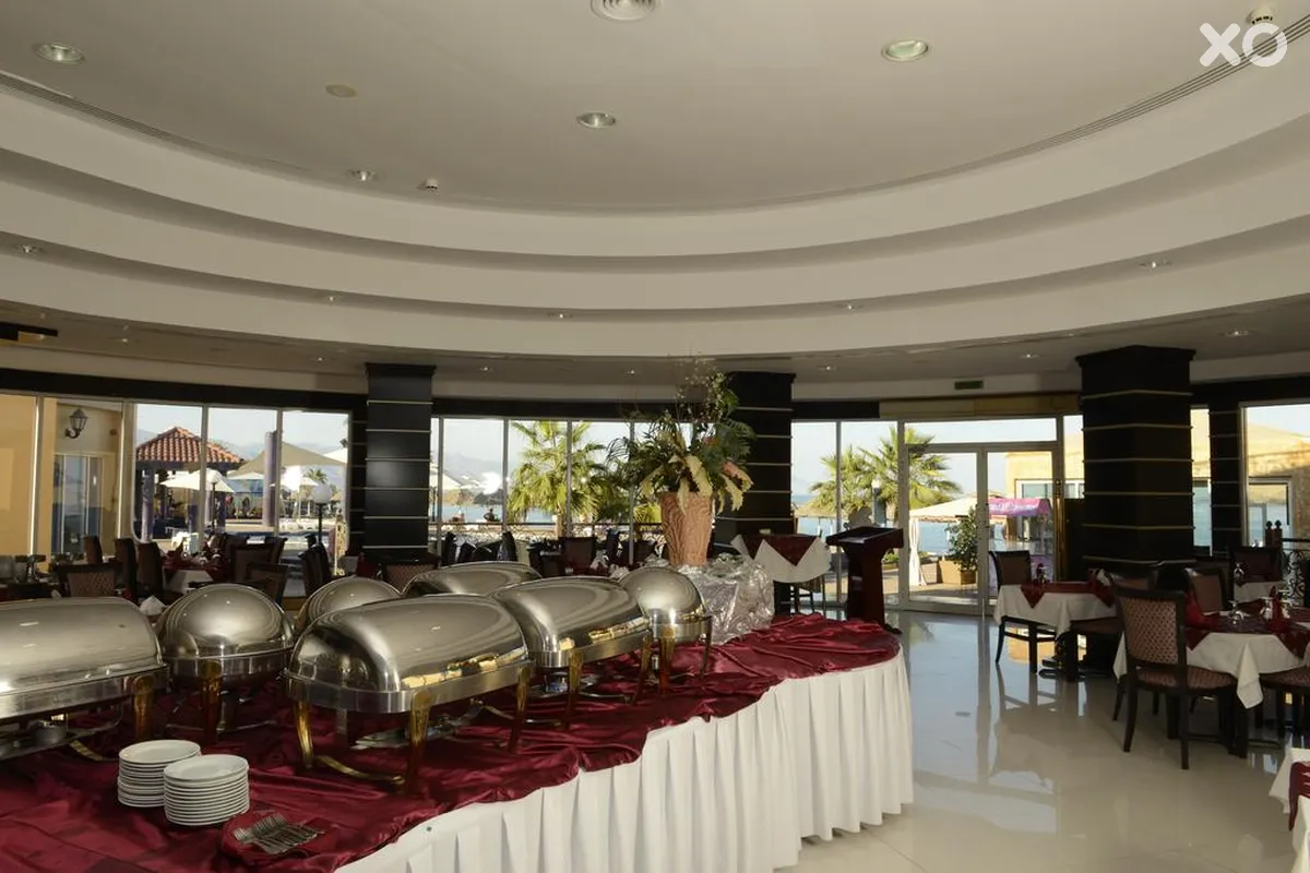 Royal Beach Hotel & Resort