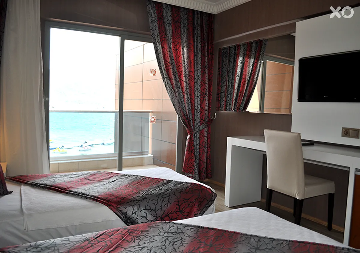 Point Beach Hotel