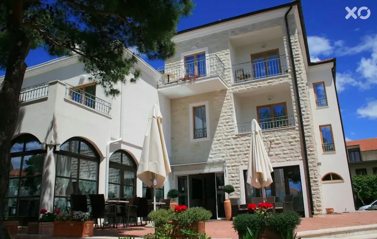 Nikola Hotel