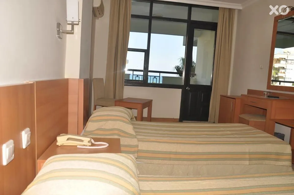 Elysee Hotel