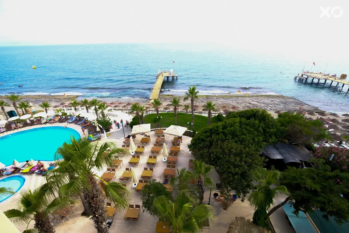 Anitas Beach Hotel