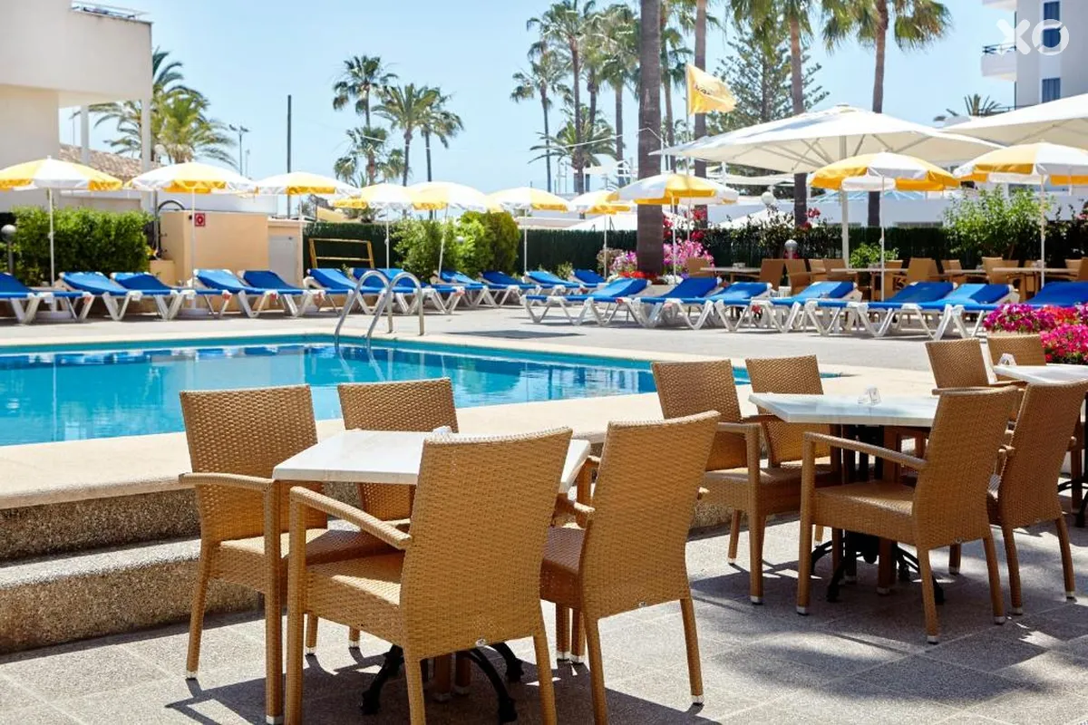 Universal Hotel Bikini