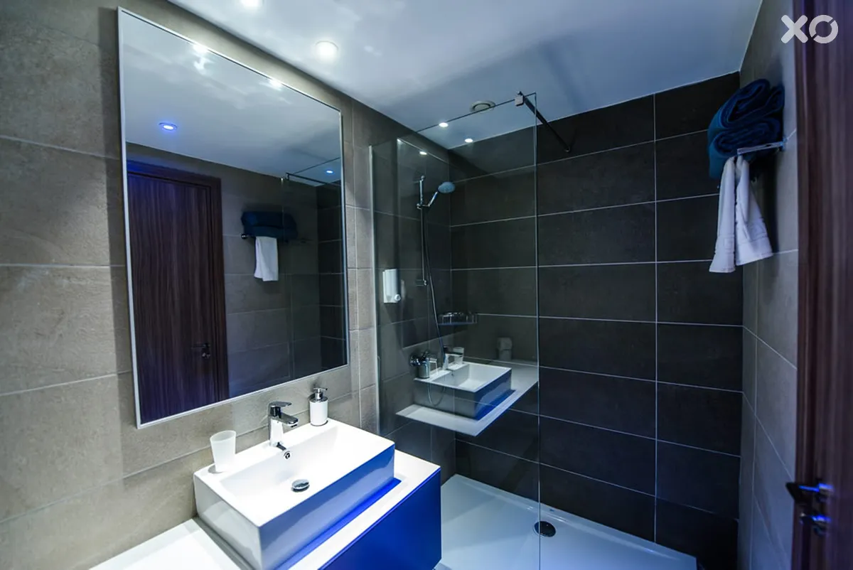Eleana Hotel