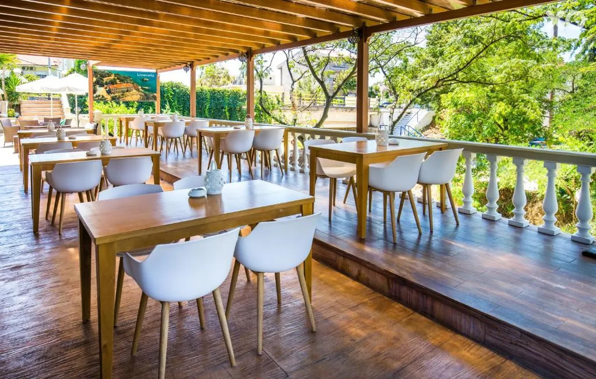 Garden Hotel