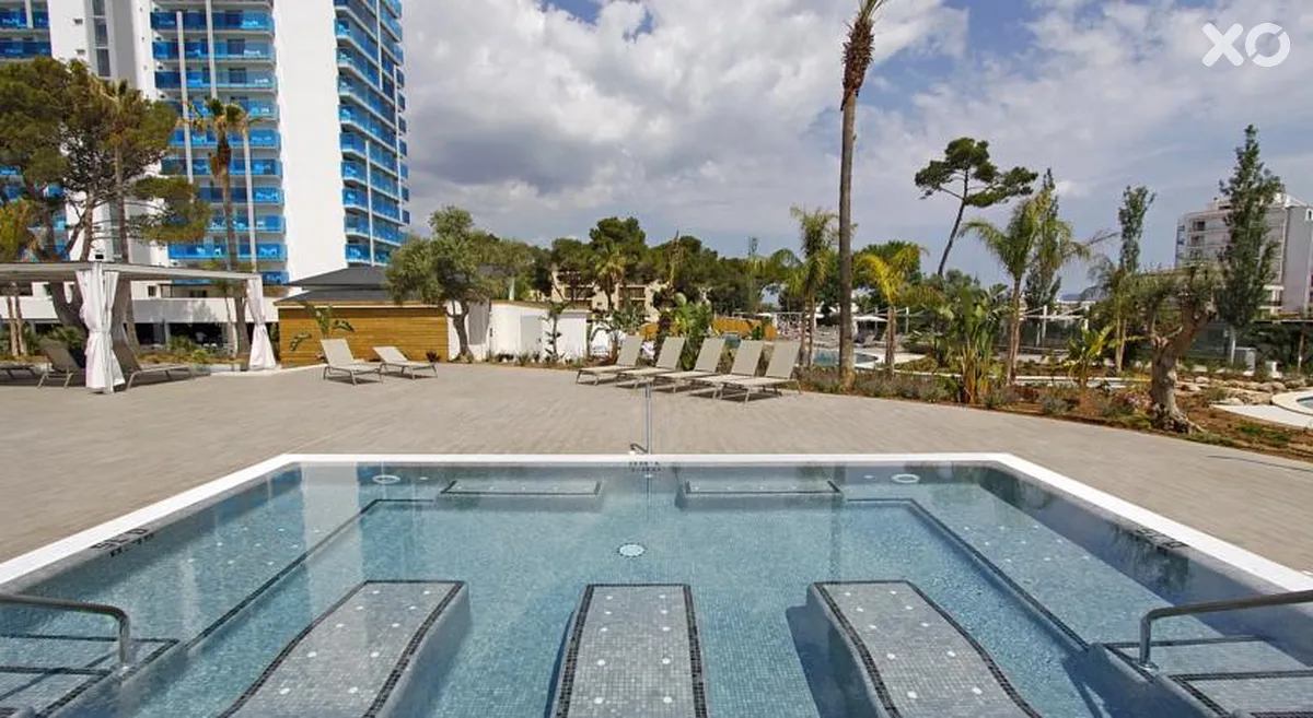 Tonga Tower Design Hotel & Suites