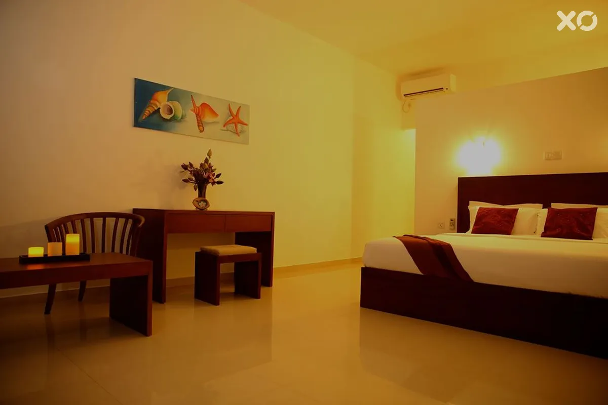 Whispering Palms Hotel