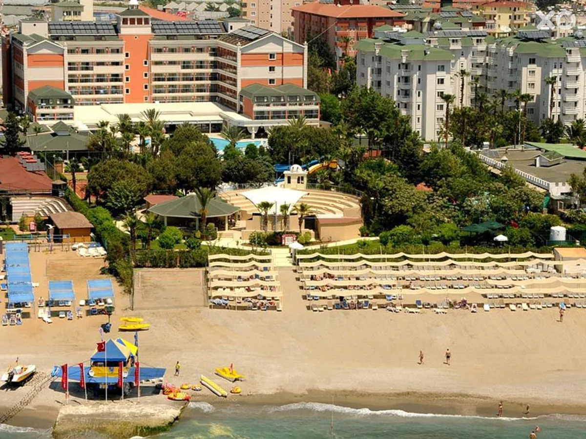 Insula Resort & Spa