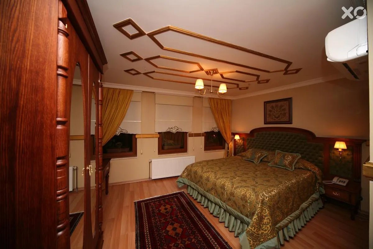 Aruna Hotel