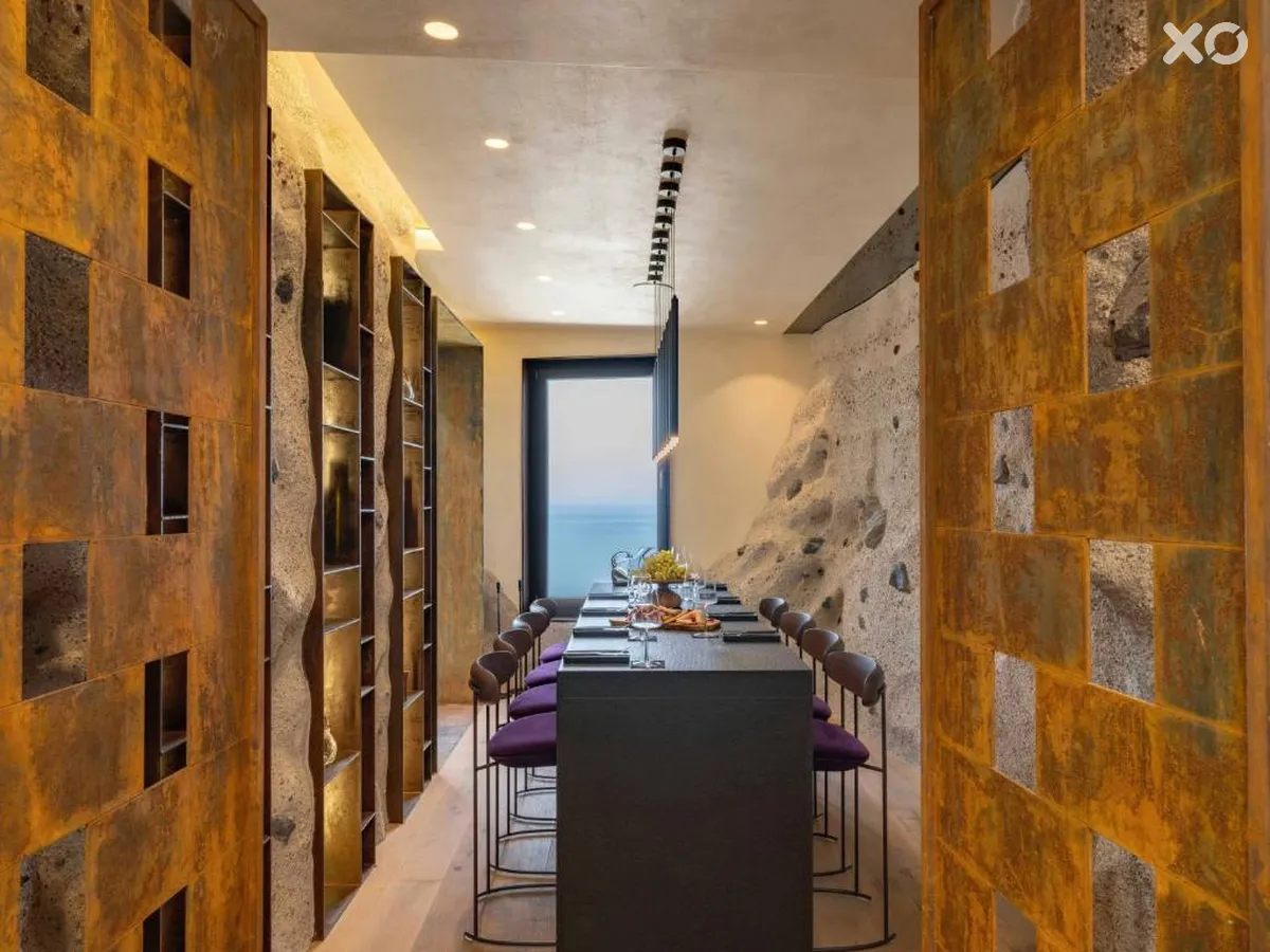 Santo Mine Oia Suites