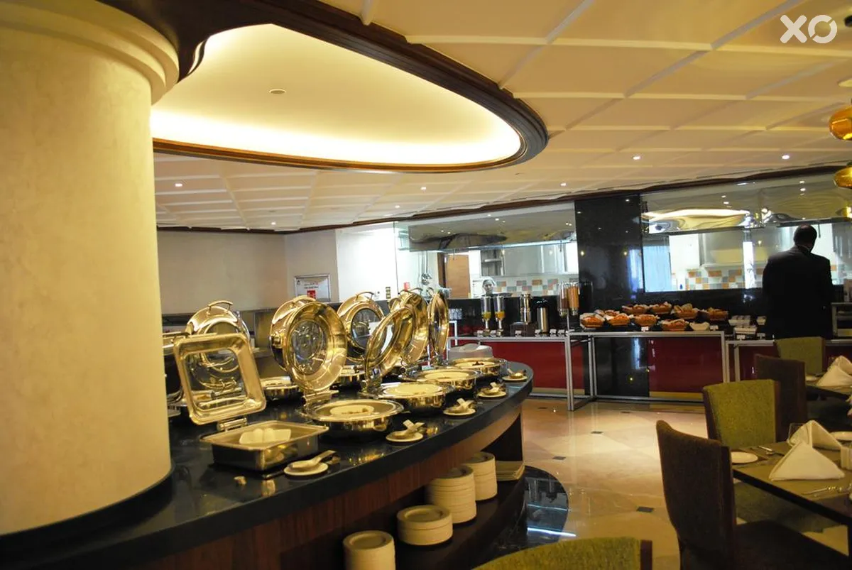Raviz Center Point Hotel