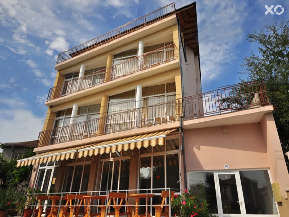 Manolovi Guest House