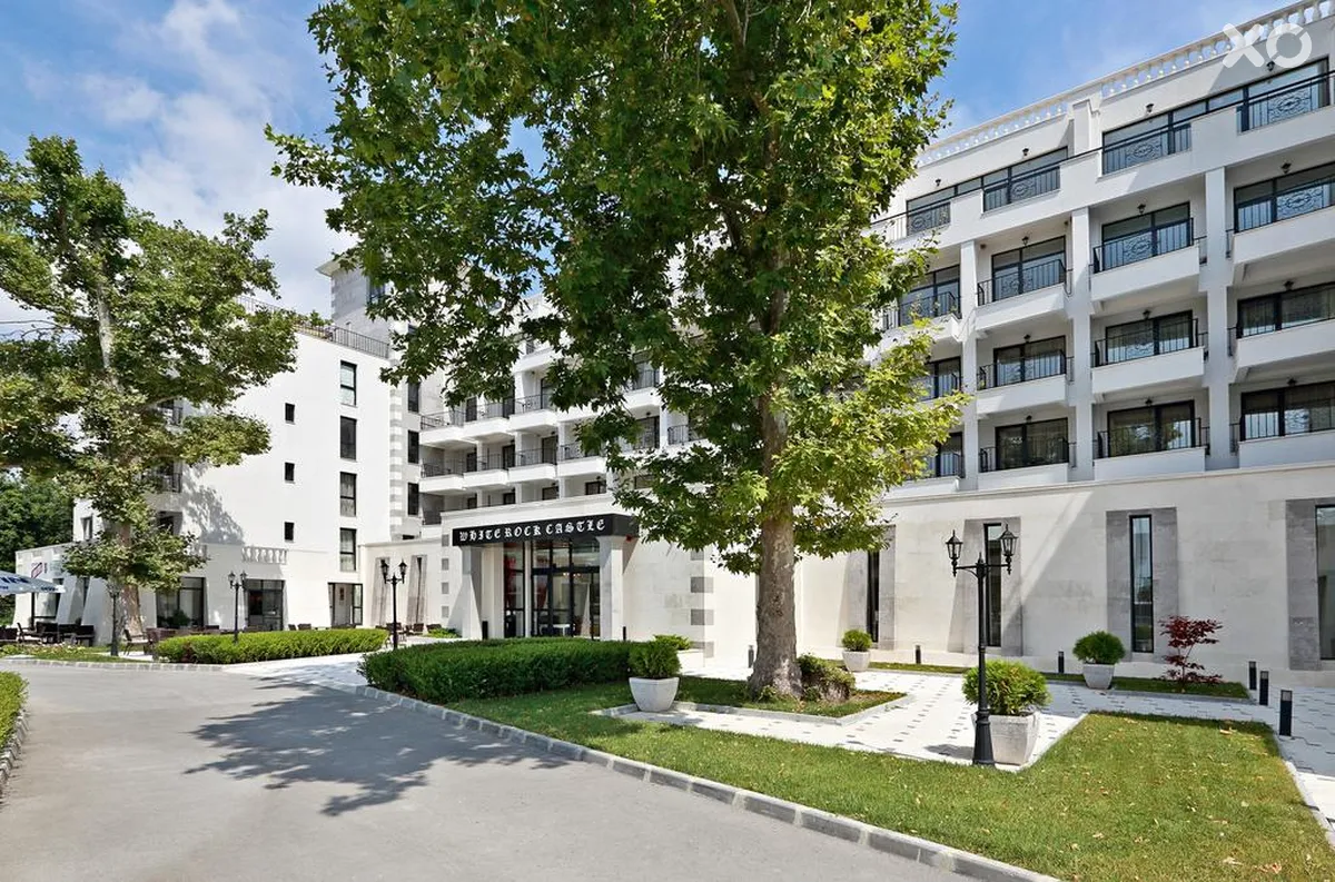 White Rock Castle Suite Hotel