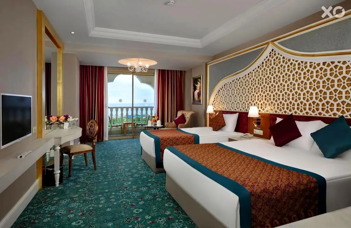 Royal Taj Mahal Hotel