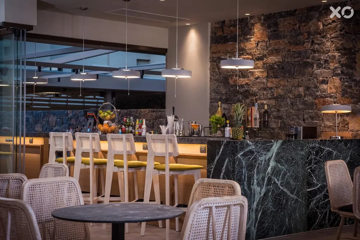 Petousis Hotel & Suites