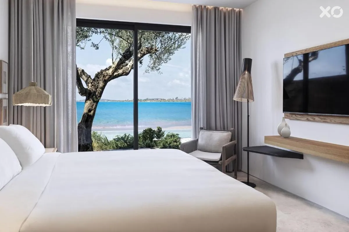 W Costa Navarino