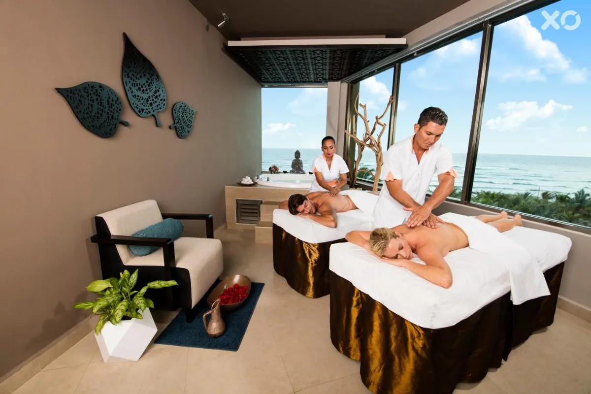 El Dorado Seaside Suites