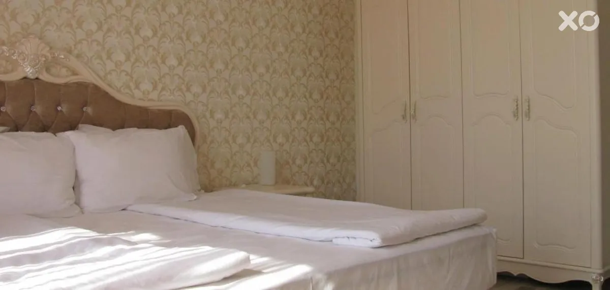 Apolonia Resort
