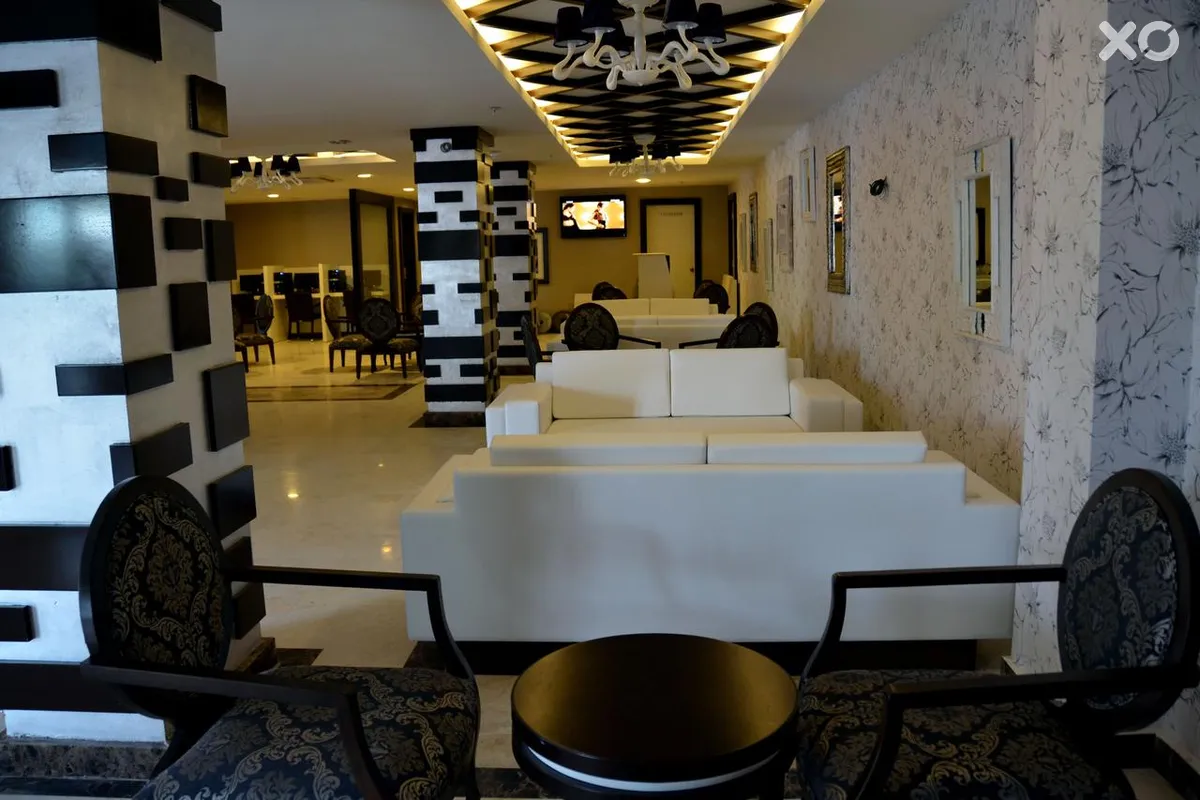 Adella Side Hotel