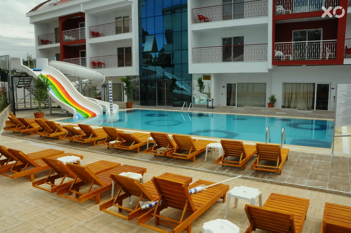 Side Legend Hotel