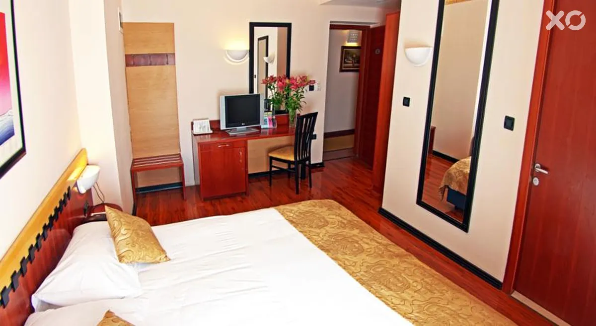 Park Grand Hotel