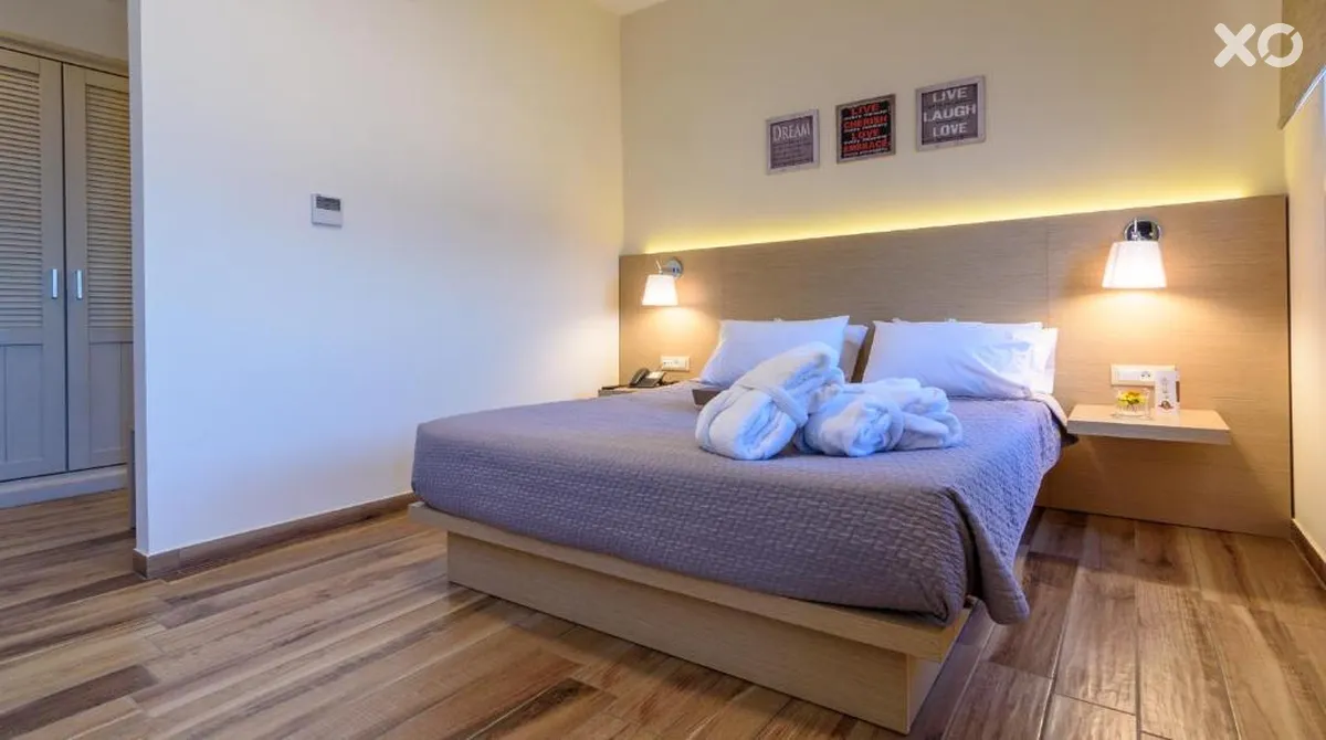 Grecian Castle Hotel
