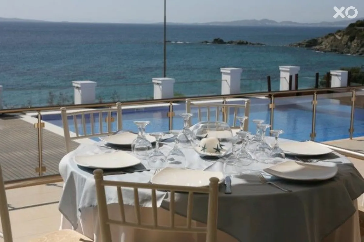 Alexander Beach Hotel