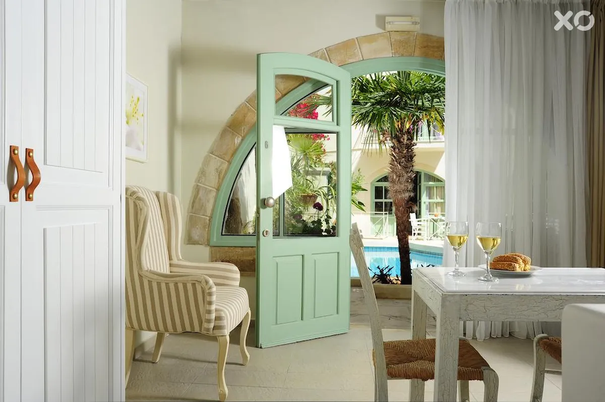 Mythos Suites Hotel