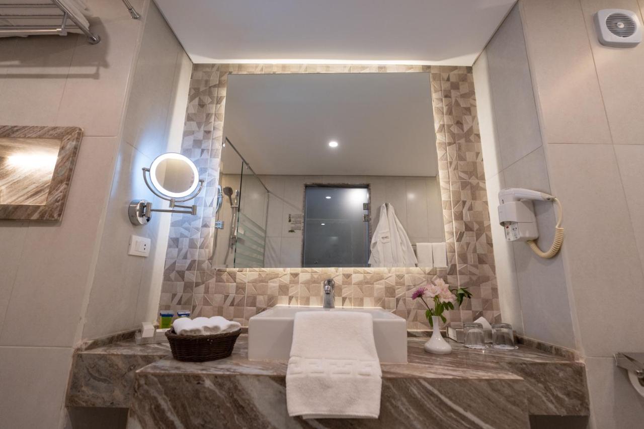 Parrotel Beach Resort