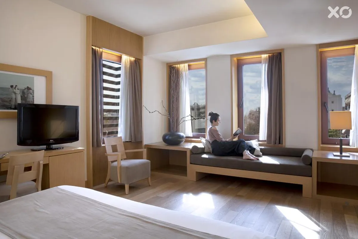 Lazart Hotel