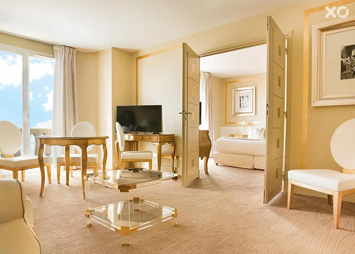 Renoir Hotel