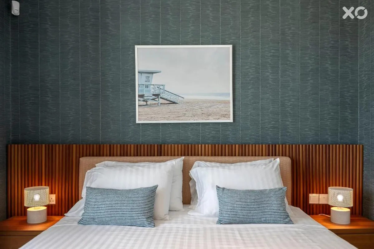 Louis Chris Le Mare Gold Villa