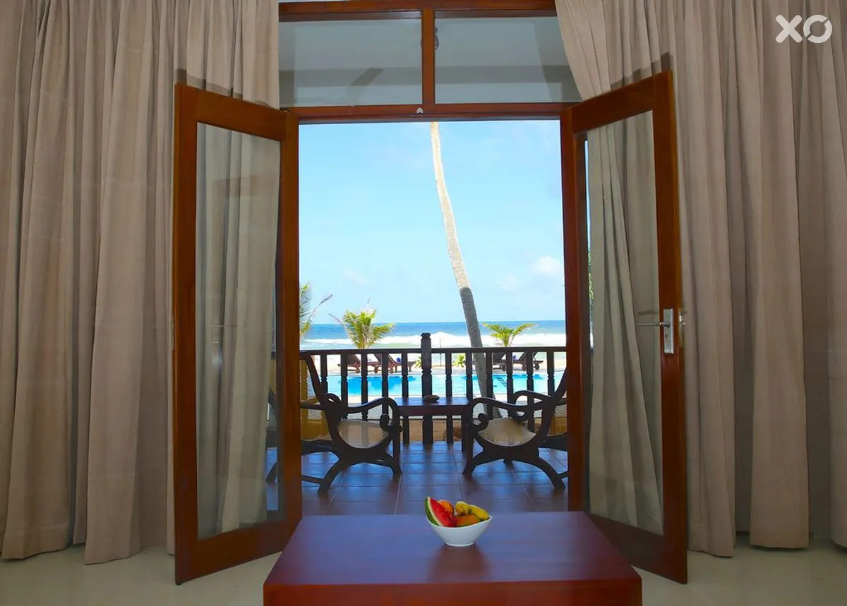 Whispering Palms Hotel