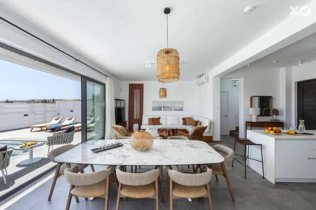 Louis Chris Le Mare Gold Villa