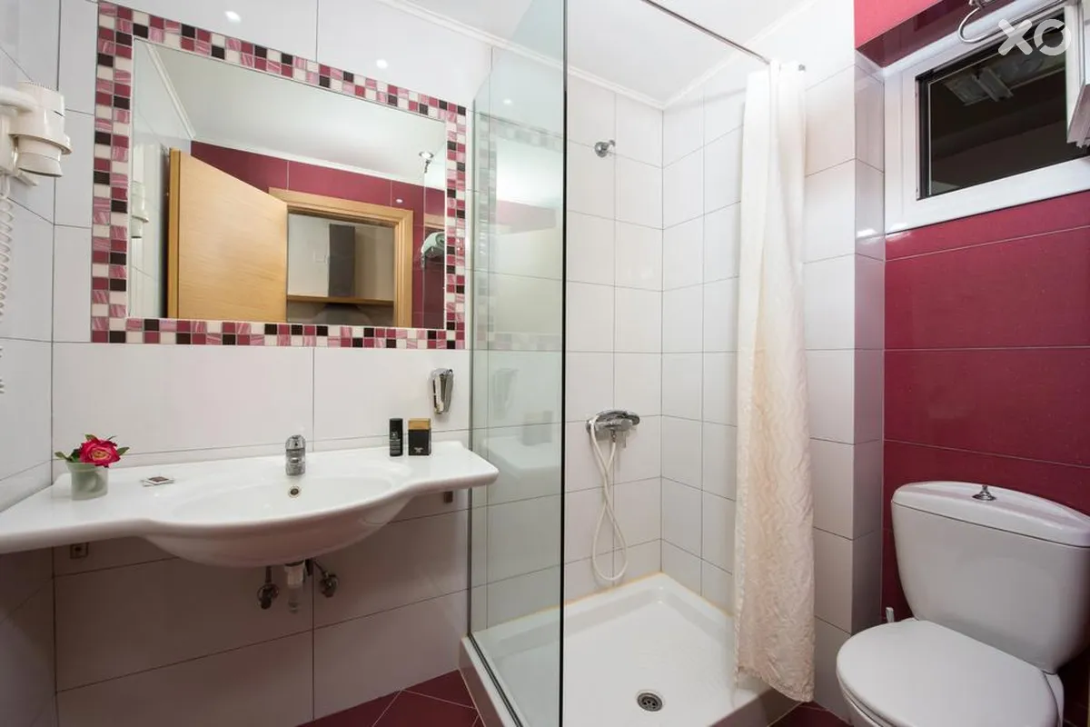 Kavos Plaza Hotel